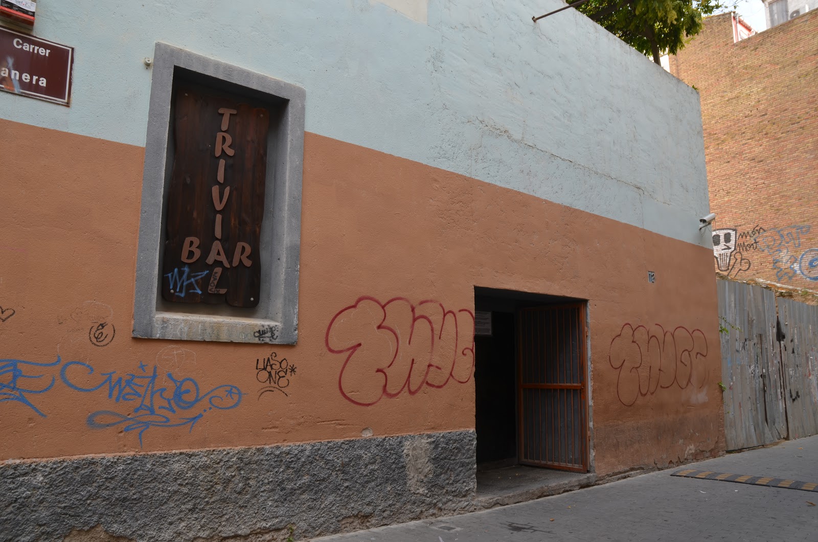 Trivial Bar