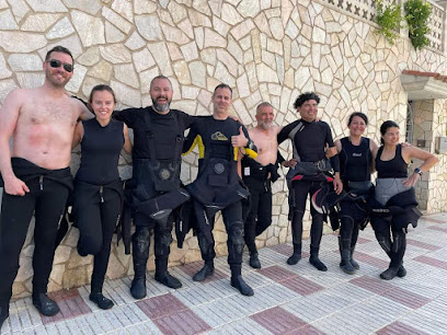 Club de buceo 100 bares