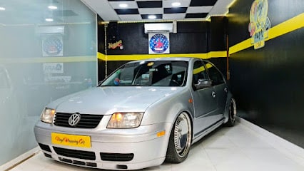 Vinyl Wrapping Car Detail