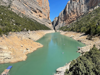 Pasarela sobre el embalse