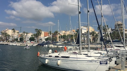 Yates Azimut, Alquiler de barcos