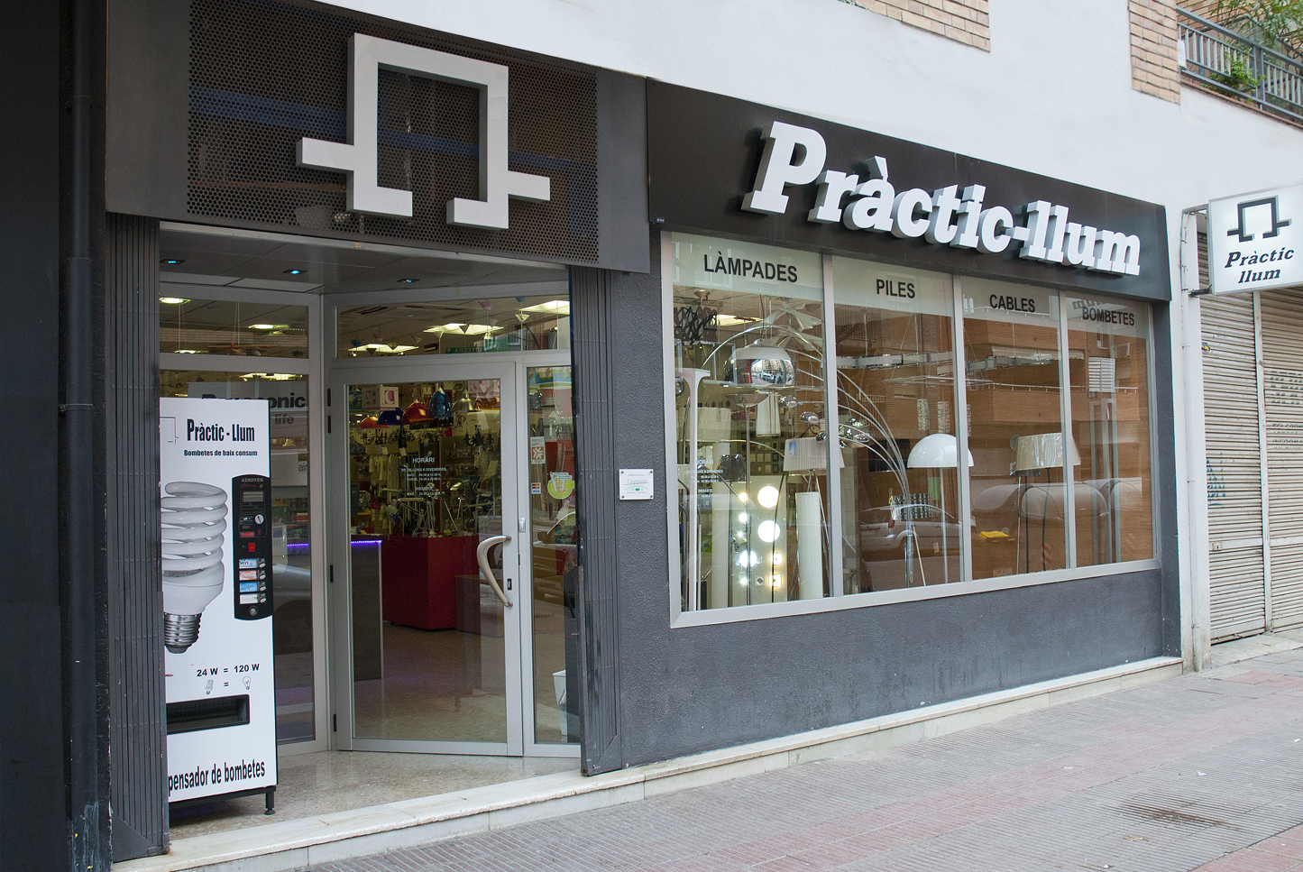 Iluminación PRÀCTIC-LLUM: LED, Lámparas, Suministros Eléctricos, Ventiladores. Lleida