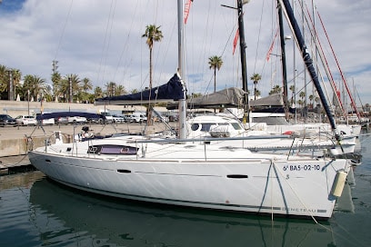 Blue Magic Cat - Meeting point Marina Vela