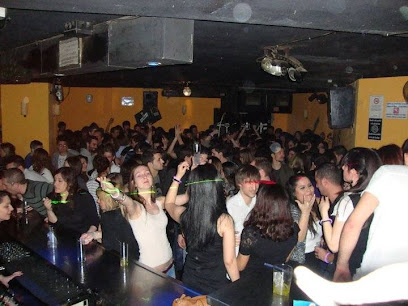 Pub Fissure