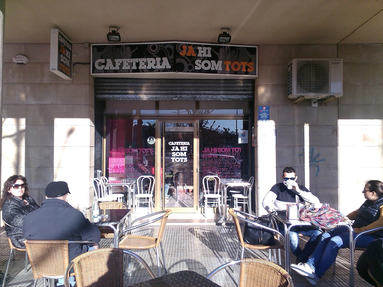 CAFETERIA JA HI SOM TOTS