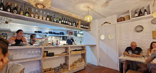 lua wine&amp;soul food