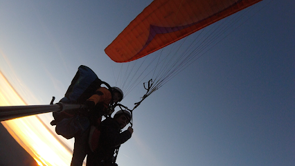 Alsnuvols, Escola de parapent
