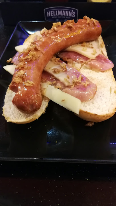 NEW UNIVERSITY Food &amp; Drink