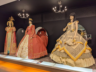 Museo de Trajes de Papel