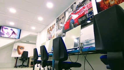 David Reyes airbrush Studio