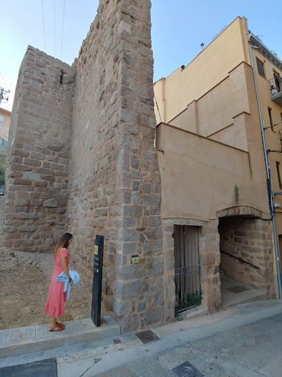 Portal mayor de San Miguel de Capdevila