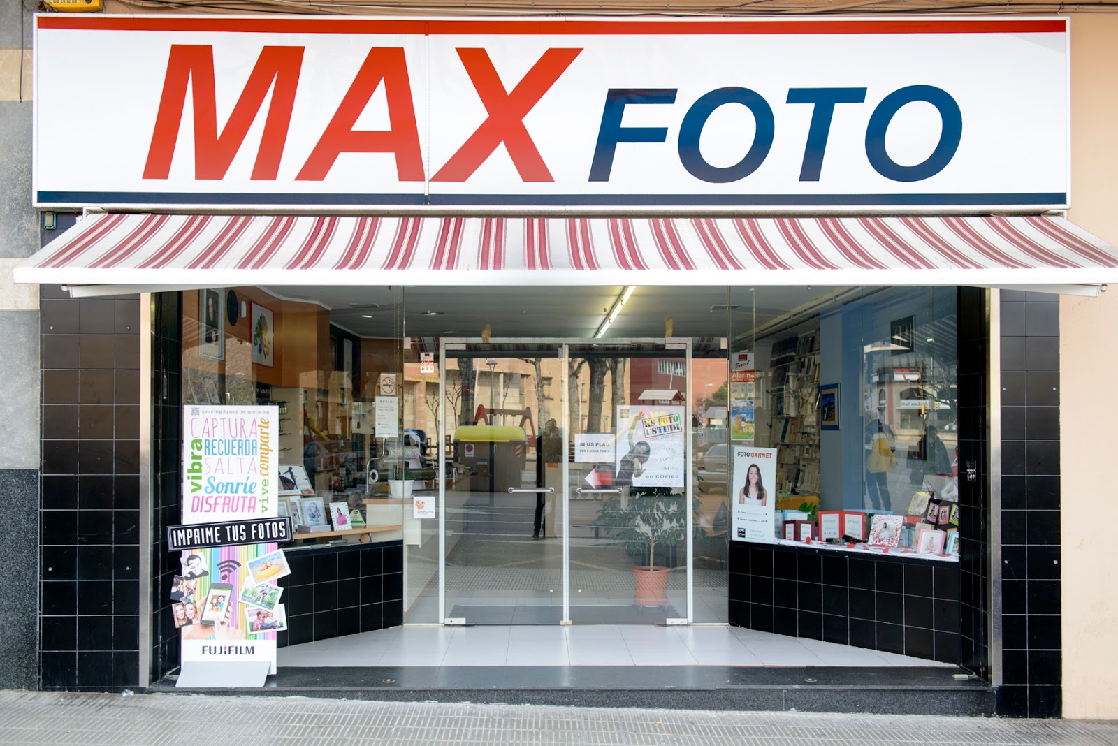 MAX FOTO - FOTÒGRAF - Carles Solà - Estudi Fotogràfic - LLEIDA