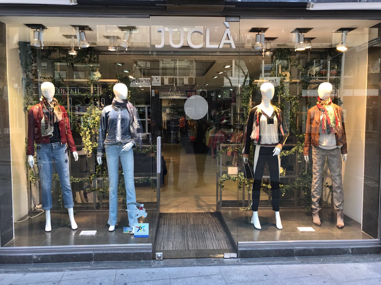 JUCLÀ MODA
