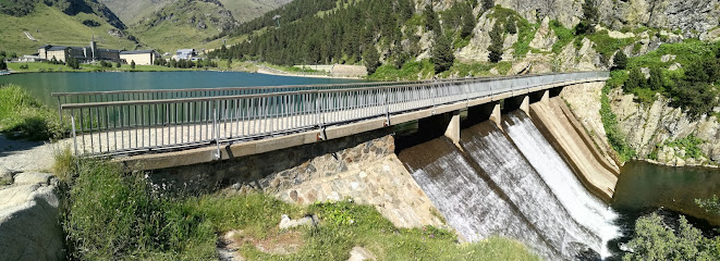 Presa del embalse de Nuria