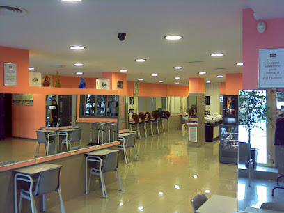 C&amp;C ACADEMIA CASANOVA REUS. Academia de Peluquería, Barbería y Estética.