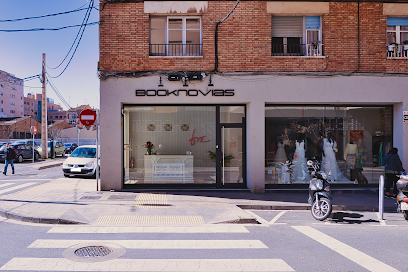 Booknovias. Especialistas en moda nupcial y ceremonia.