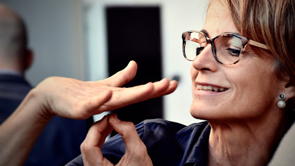 Dra. Mireia Esplugas / Cirugía Mano Tarragona / Artroscopia Mano Tarragona / +de 30 años de experiencia